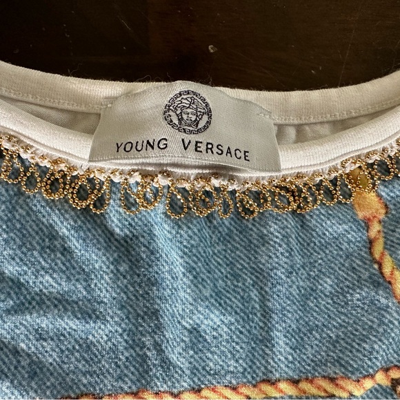 Authentic Young Versace T Shirt white + print size 6Y - Picture 3 of 5